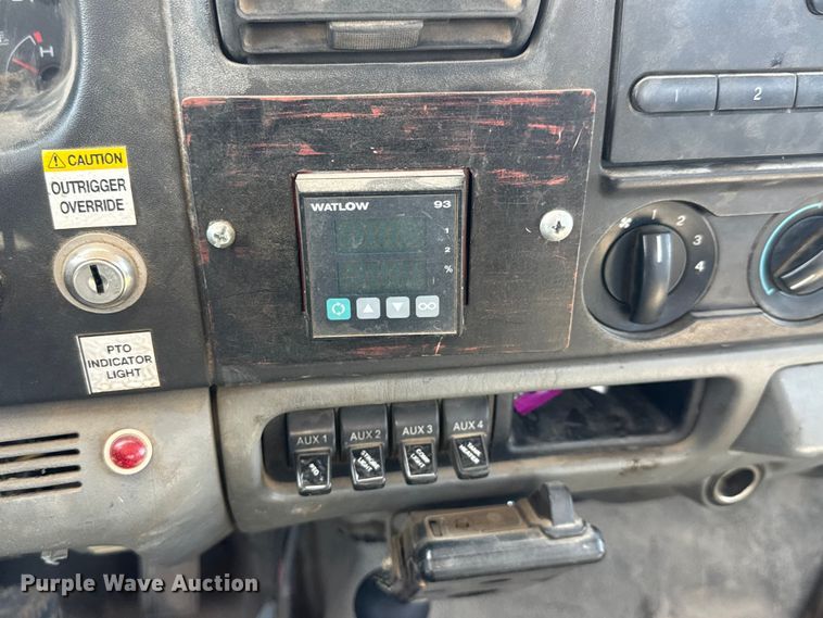 image for item ET1811 2007 Ford F450 Super Duty XL bucket truck