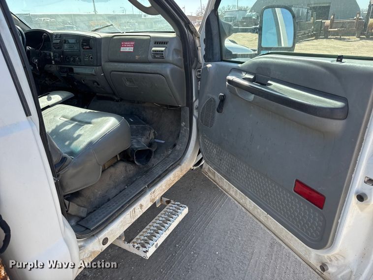 image for item ET1811 2007 Ford F450 Super Duty XL bucket truck