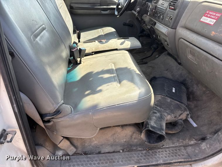 image for item ET1811 2007 Ford F450 Super Duty XL bucket truck