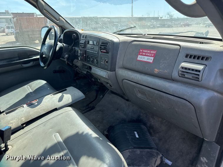 image for item ET1811 2007 Ford F450 Super Duty XL bucket truck