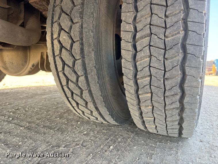 image for item ET1811 2007 Ford F450 Super Duty XL bucket truck