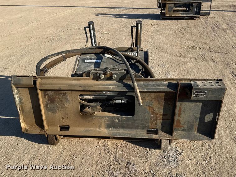 image for item ET1812 2014 Bobcat 24PLA skid steer cold planer