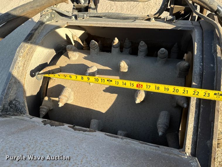 image for item ET1812 2014 Bobcat 24PLA skid steer cold planer