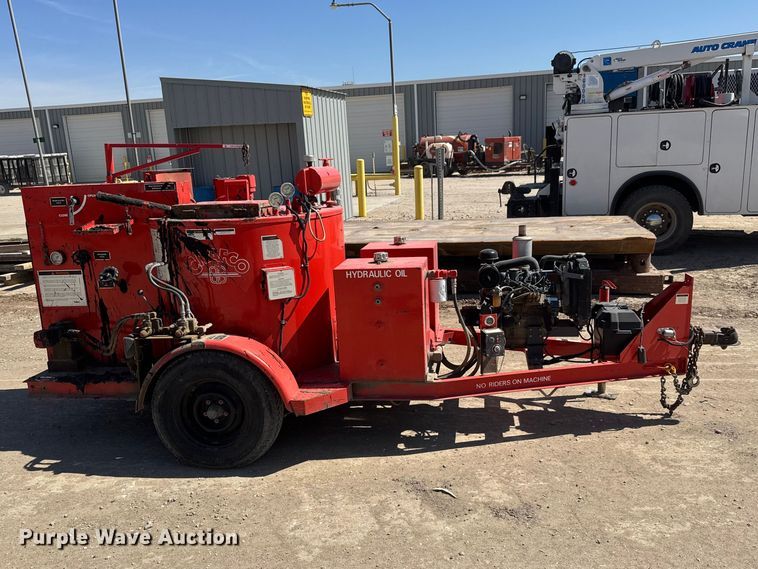 image for item ET1813 1999 Crafco EZ POUR 100D melter applicator