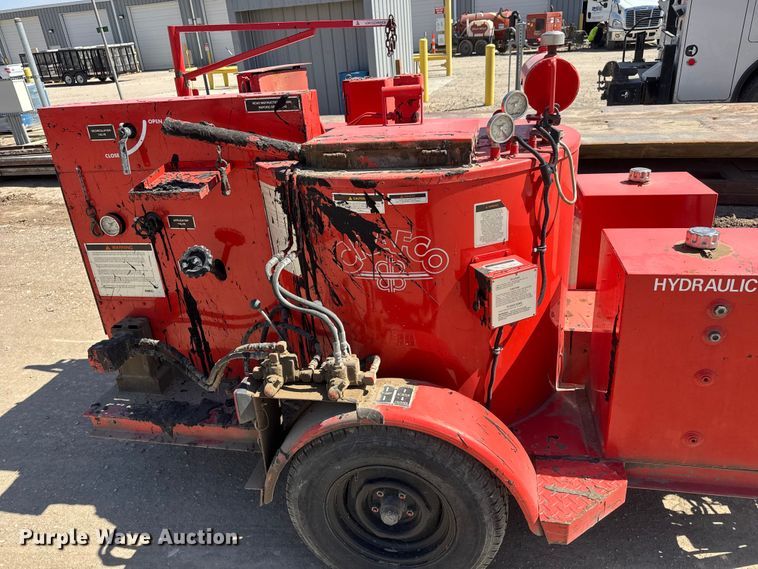 image for item ET1813 1999 Crafco EZ POUR 100D melter applicator