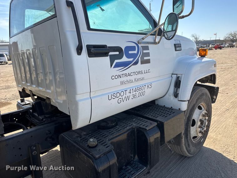 image for item ET1815 2000 GMC C6500 dump flatbed truck