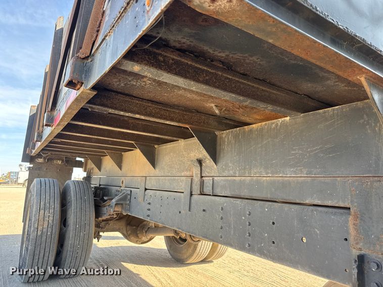 image for item ET1815 2000 GMC C6500 dump flatbed truck