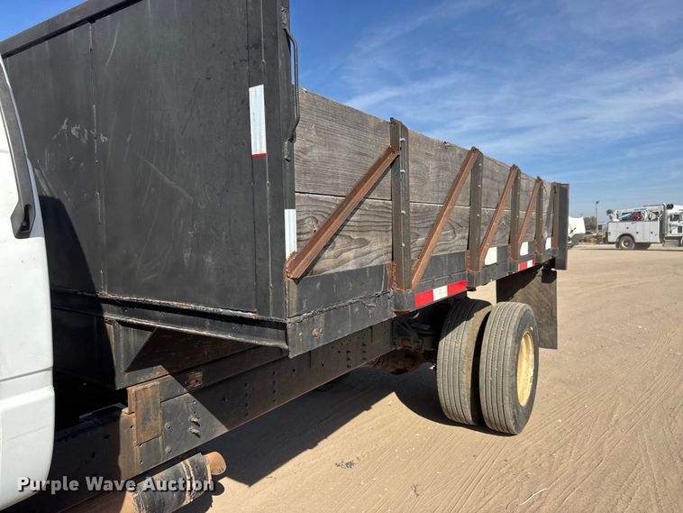 image for item ET1815 2000 GMC C6500 dump flatbed truck