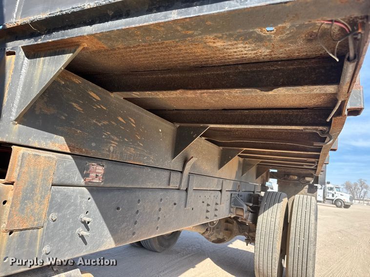 image for item ET1815 2000 GMC C6500 dump flatbed truck