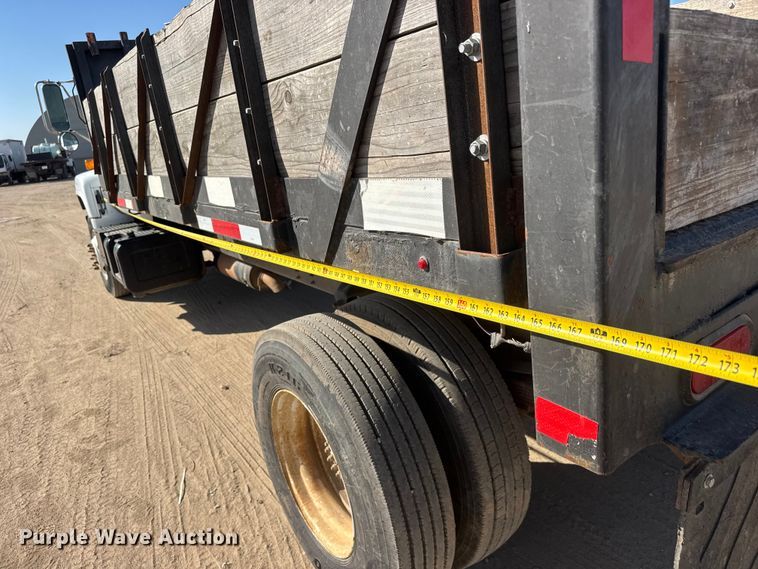 image for item ET1815 2000 GMC C6500 dump flatbed truck