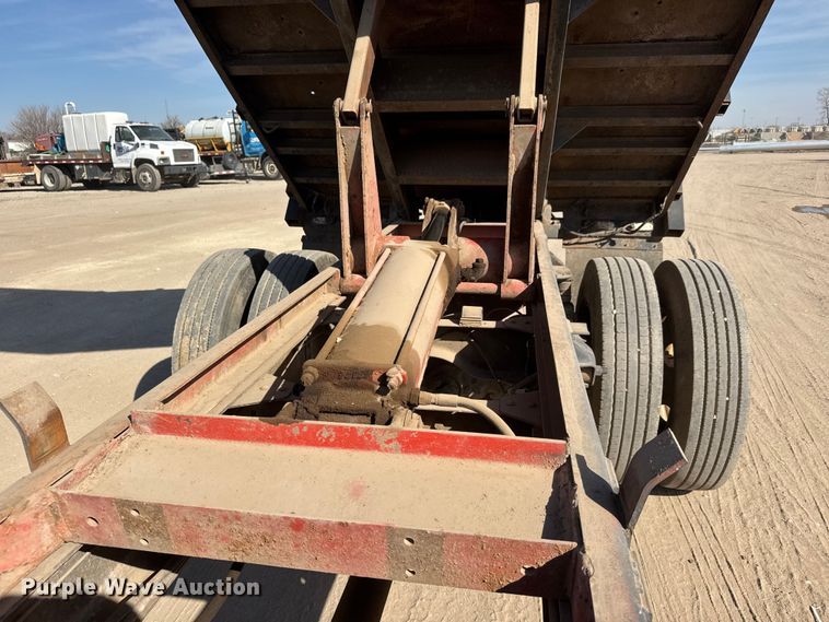 image for item ET1815 2000 GMC C6500 dump flatbed truck