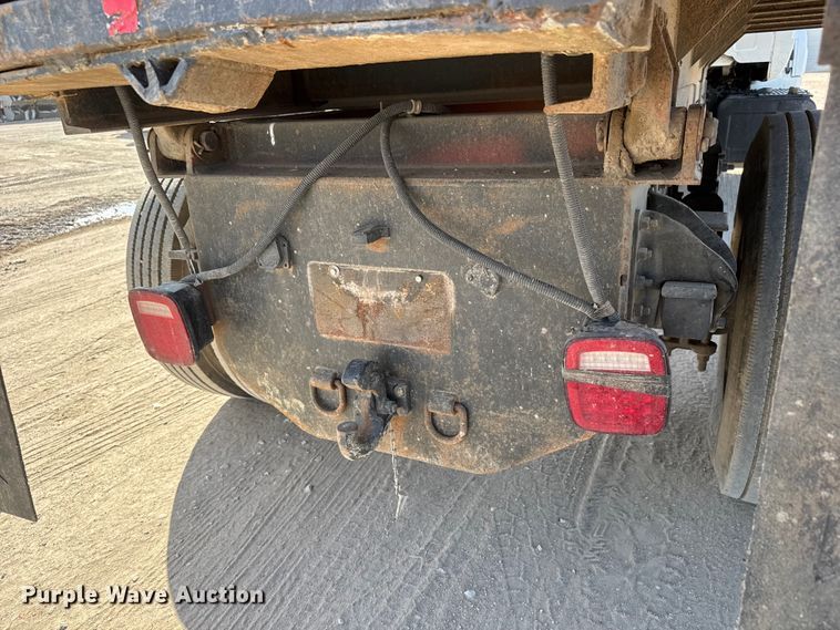image for item ET1815 2000 GMC C6500 dump flatbed truck