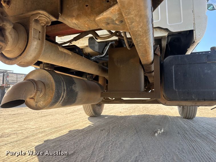 image for item ET1815 2000 GMC C6500 dump flatbed truck