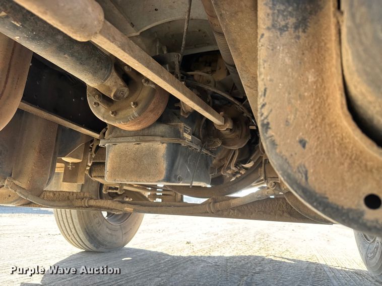 image for item ET1815 2000 GMC C6500 dump flatbed truck