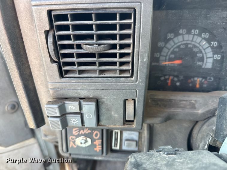 image for item ET1815 2000 GMC C6500 dump flatbed truck