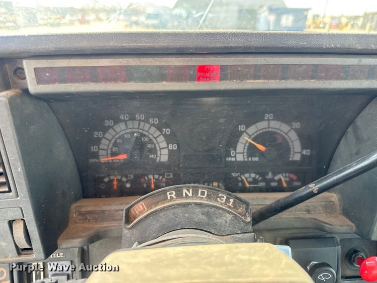 image for item ET1815 2000 GMC C6500 dump flatbed truck