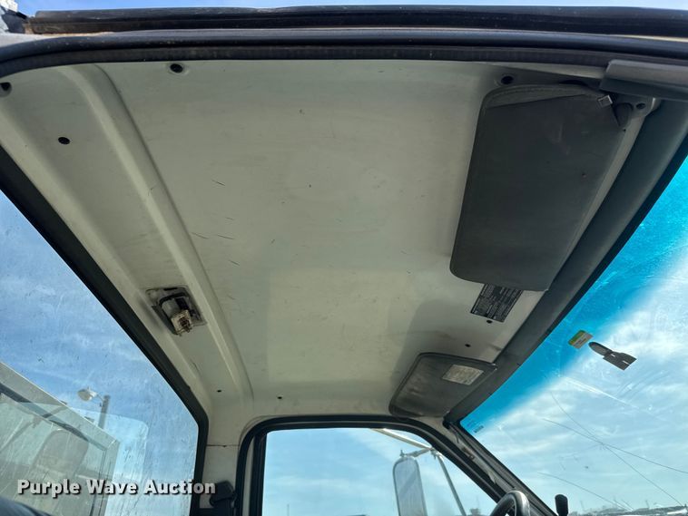 image for item ET1815 2000 GMC C6500 dump flatbed truck