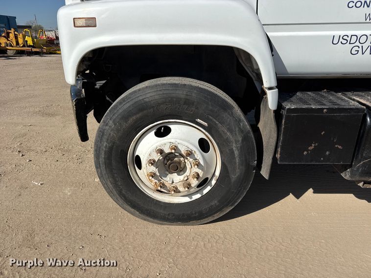 image for item ET1815 2000 GMC C6500 dump flatbed truck