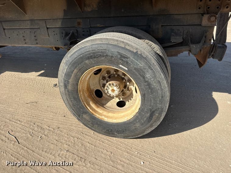 image for item ET1815 2000 GMC C6500 dump flatbed truck