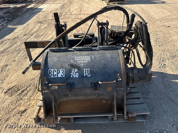 image for item ET1816 2017 Coneqtec AP760HD skid steer cold planer