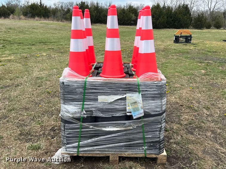 image for item ET1828 (250) Landherd Road Cone traffic cones