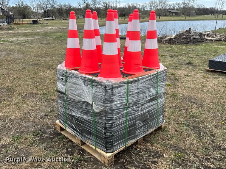 image for item ET1828 (250) Landherd Road Cone traffic cones