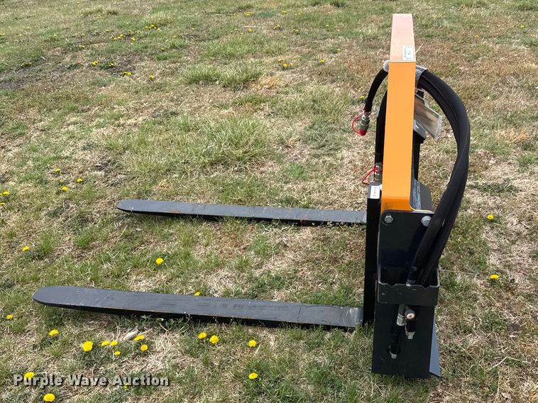 image for item ET1830 2025 Wolverine PFA-11-3300G skid steer forks