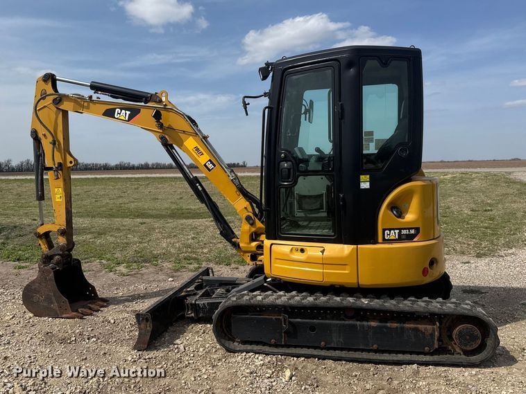 image for item ET1848 2015 Caterpillar 303.5E2 CR mini excavator