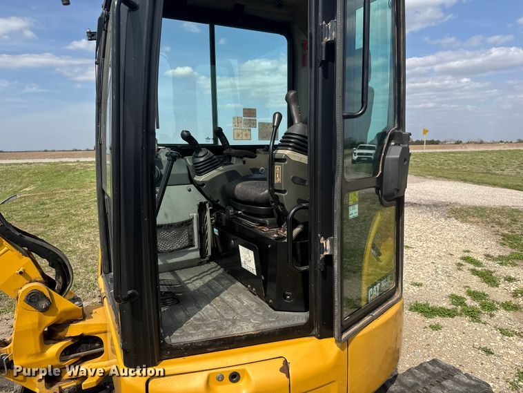 image for item ET1848 2015 Caterpillar 303.5E2 CR mini excavator