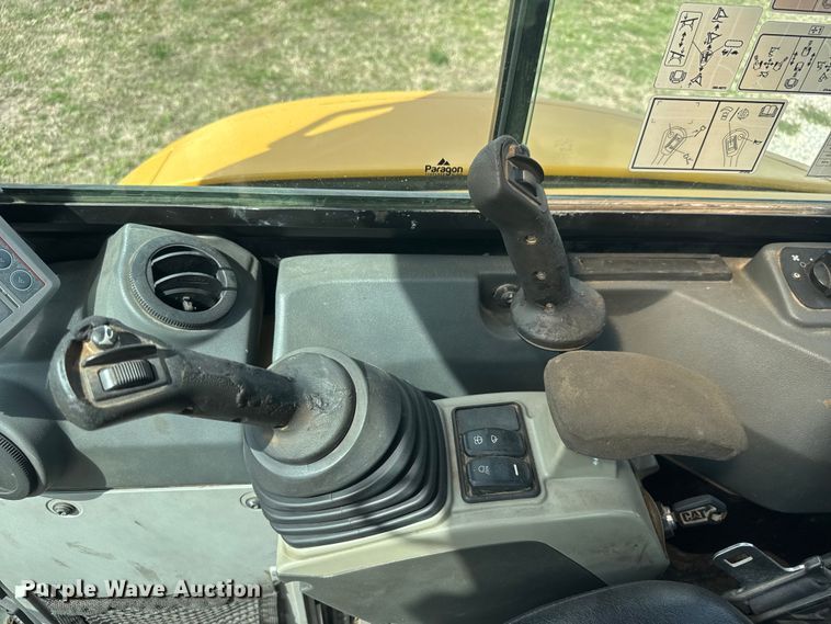 image for item ET1848 2015 Caterpillar 303.5E2 CR mini excavator