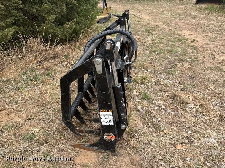 image for item ET1873 Land Pride skid steer grapple bucket