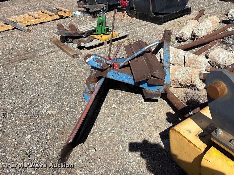 image for item EU0357 Three point blade