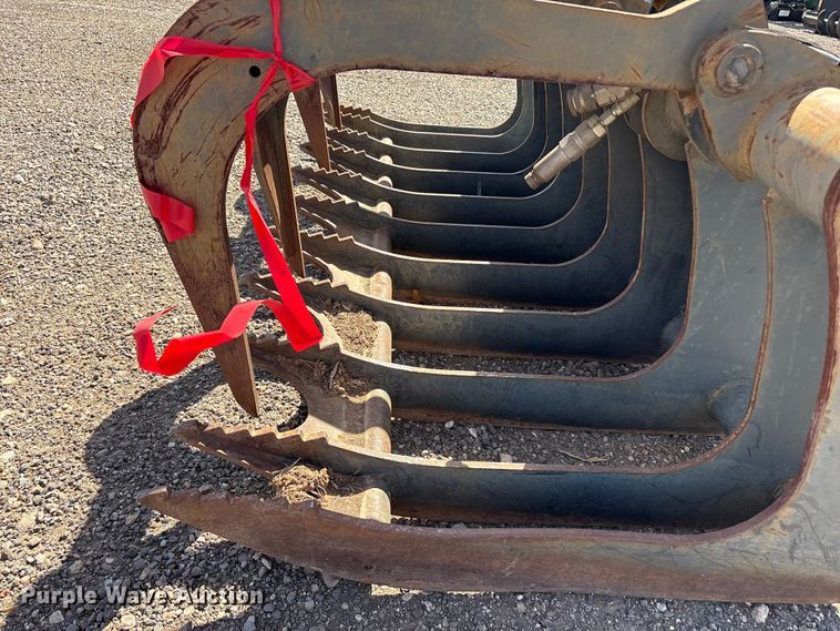 image for item EU0358 Bobcat GRPL-82-Root skid steer grapple bucket