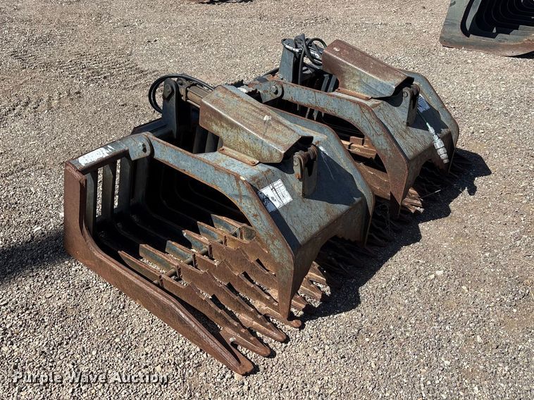 image for item EU0359 Skid steer grapple bucket