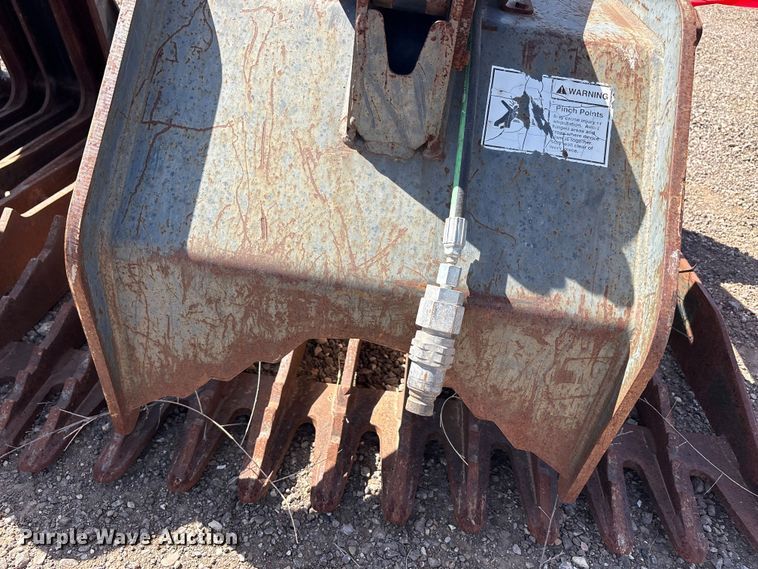 image for item EU0359 Skid steer grapple bucket