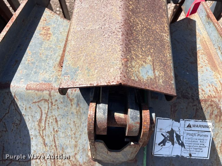 image for item EU0359 Skid steer grapple bucket