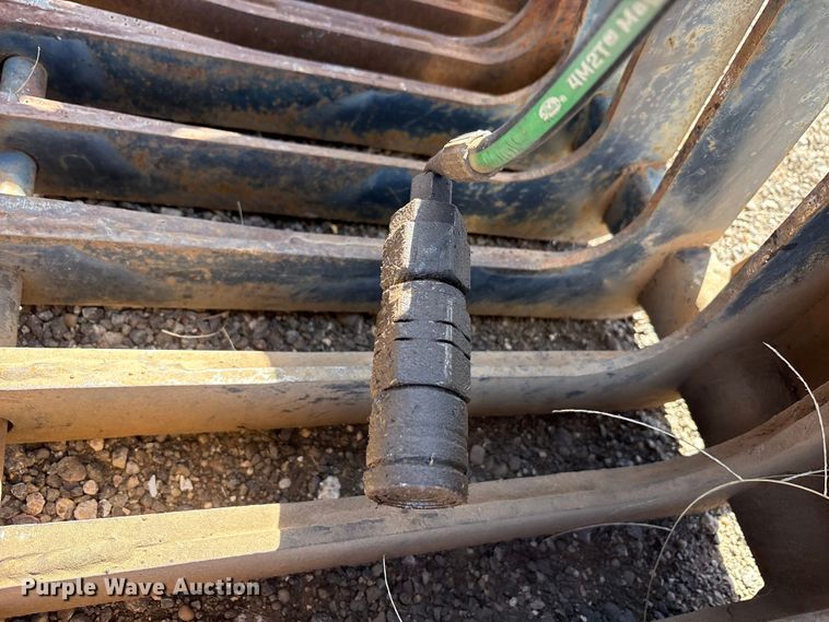 image for item EU0359 Skid steer grapple bucket