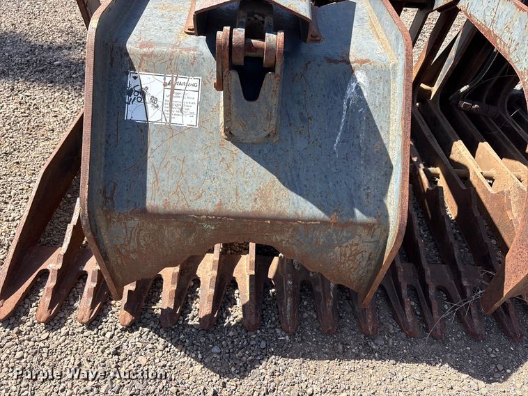 image for item EU0359 Skid steer grapple bucket