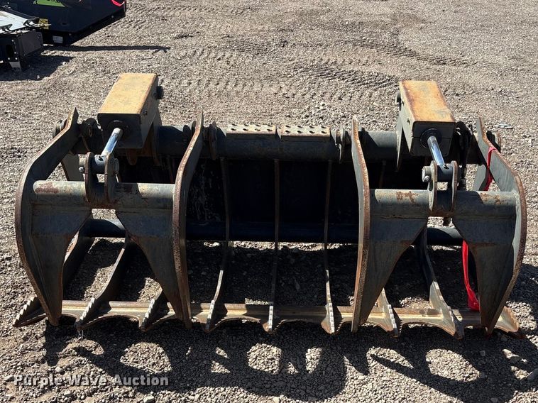 image for item EU0360 Bobcat GRPL 72 Root skid steer grapple bucket