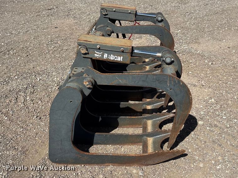 image for item EU0360 Bobcat GRPL 72 Root skid steer grapple bucket