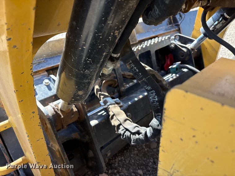 image for item EU0362 2018 Caterpillar 299D2 XHP tracked skid steer loader