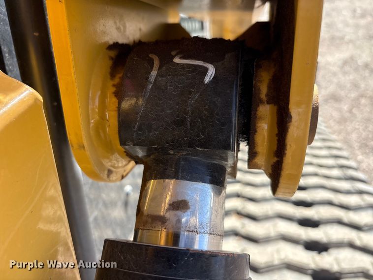 image for item EU0362 2018 Caterpillar 299D2 XHP tracked skid steer loader