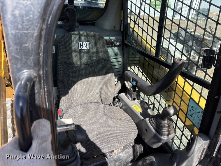 image for item EU0362 2018 Caterpillar 299D2 XHP tracked skid steer loader