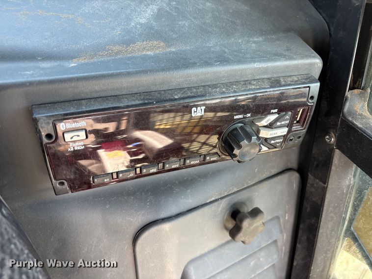 image for item EU0362 2018 Caterpillar 299D2 XHP tracked skid steer loader