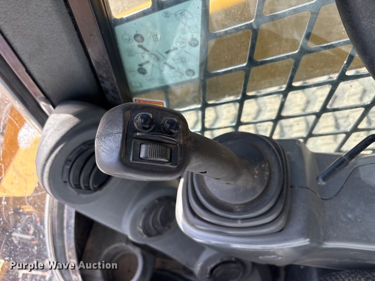 image for item EU0362 2018 Caterpillar 299D2 XHP tracked skid steer loader