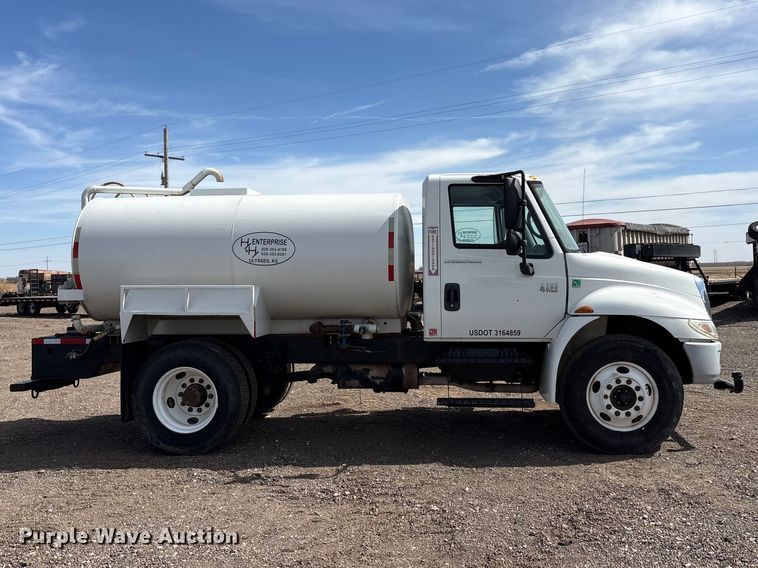 image for item EU0380 2006 International MA015 water truck