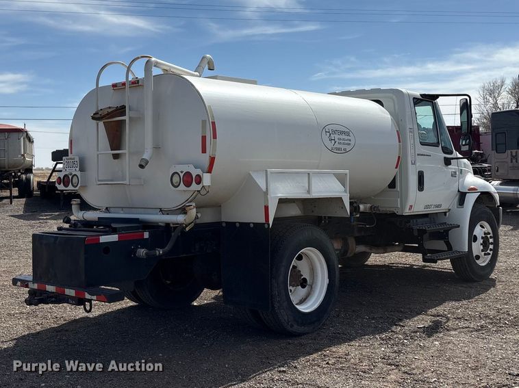 image for item EU0380 2006 International MA015 water truck