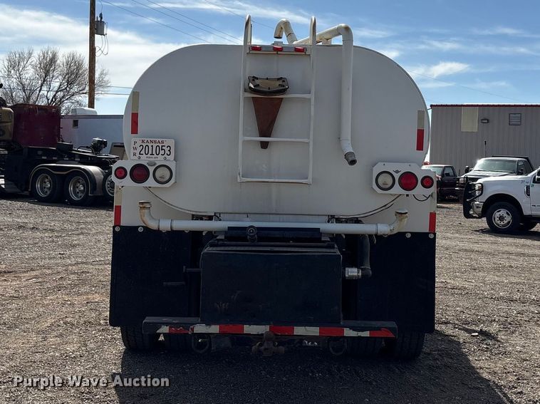 image for item EU0380 2006 International MA015 water truck