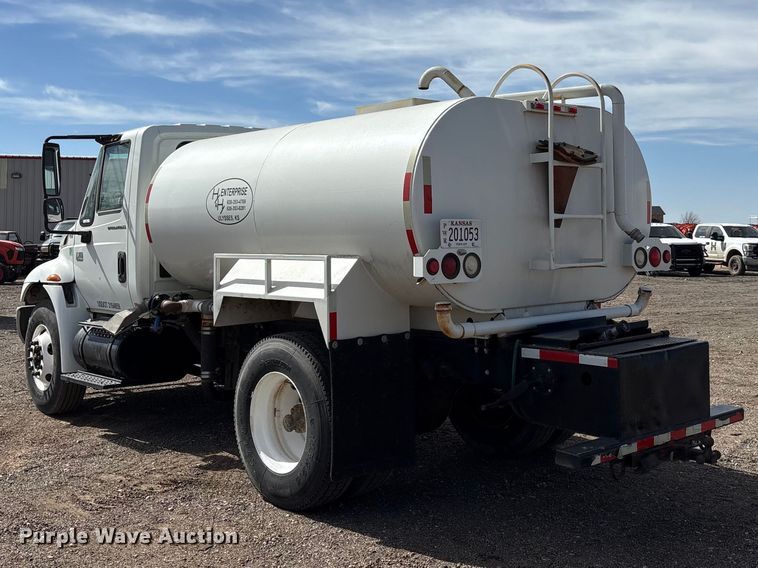 image for item EU0380 2006 International MA015 water truck