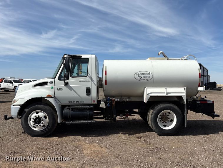 image for item EU0380 2006 International MA015 water truck